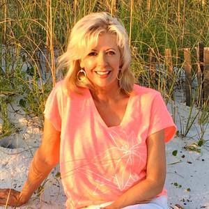 Meet your Posher, Suzanne